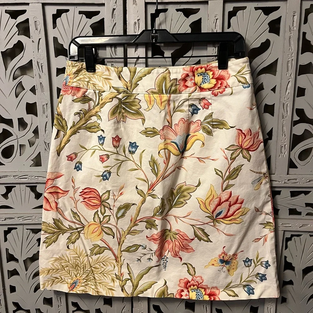 TALBOTS PETITE SWEET CREAM & PINK FLOWER DESIGN LIGHTWEIGHT STRETCHY MINI SKIRT - Picture 4 of 6